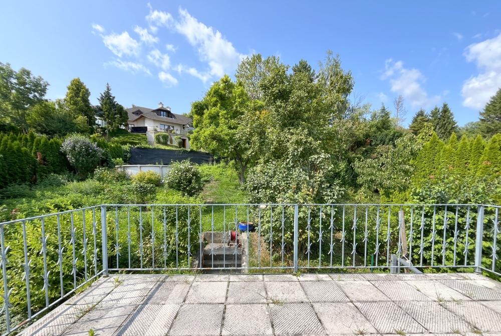 c Balkon OG - Einfamilienhaus und Grund in sehr guter Lage – Sanierungsbedarf/Erweiterungsmöglichkeit