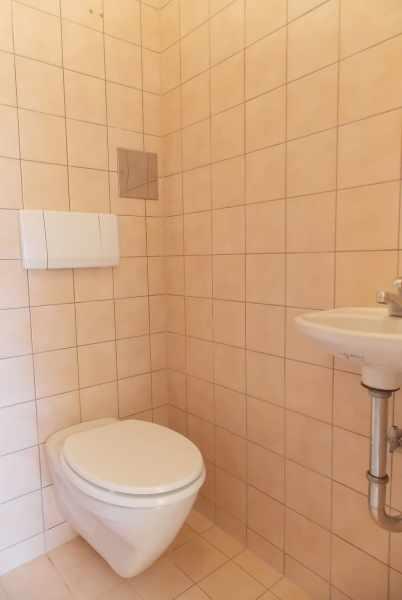 h_WC.jpg - VERKAUFT! Ansprechendes Anlage-Eigentum: Helle Wohnung in Parklage mit Loggia und überdachtem Pkw-Abstellplatz h_WC.jpg - VERKAUFT! Ansprechendes Anlage-Eigentum: Helle Wohnung in Parklage mit Loggia und überdachtem Pkw-Abstellplatz