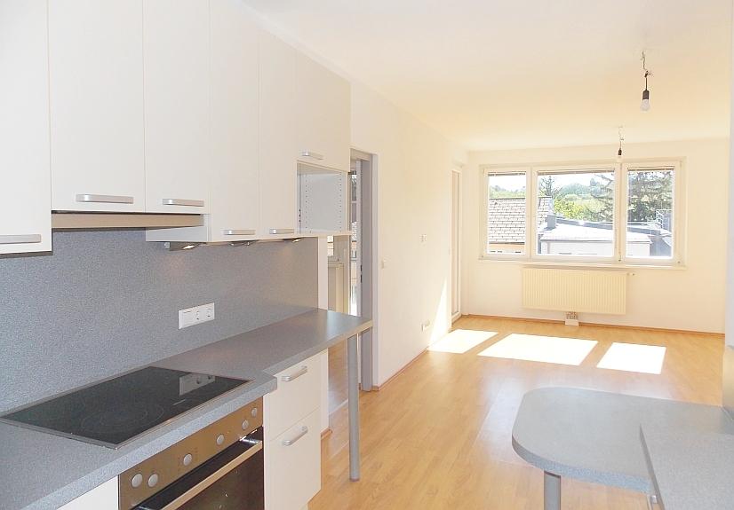 g Wohnküche - Garagenplatz inklusive! Helle 3-Zimmer-Wohnung mit Balkon g Wohnküche - Garagenplatz inklusive! Helle 3-Zimmer-Wohnung mit Balkon