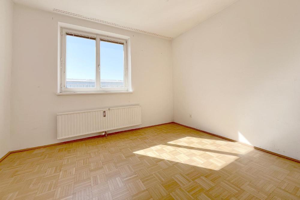 e Zimmer - Zentrumslage Klosterneuburg: 3-Zimmerwohnung - beste Infrastruktur - Pkw-Stellplatz
