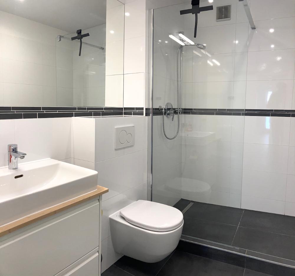 f Bad - 1100 Wien – Nähe Waldmüllerpark: Top-sanierte, helle 2-Zimmer-Wohnung mit Loggia in ruhiger Lage f Bad - 1100 Wien – Nähe Waldmüllerpark: Top-sanierte, helle 2-Zimmer-Wohnung mit Loggia in ruhiger Lage