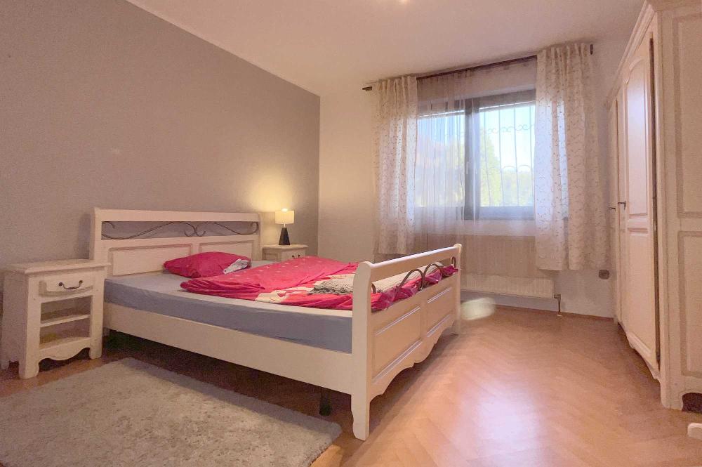 h Zimmer - Maria Gugging: Wohnung in Haus mit großem Garten in Grünlage