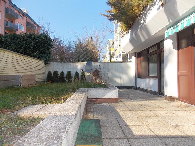 d Terrasse u. Garten - VERMIETET! Martinstraße: Gepflegte 2-Zimmer-Wohnung mit Eigengarten - inkl. Garagenplatz d Terrasse u. Garten - VERMIETET! Martinstraße: Gepflegte 2-Zimmer-Wohnung mit Eigengarten - inkl. Garagenplatz