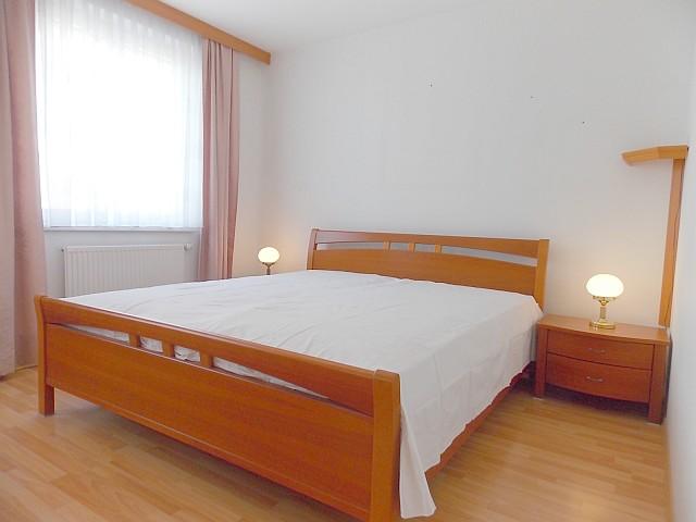 h_Schlafzimmer - VERKAUFT! Sonnige 3-Zimmerwohnung in Bestzustand mit Balkon - komplett möbliert, bezugsfertig!