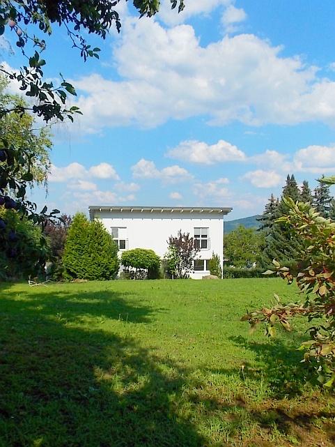 s_Haus und Garten - VERMIETET: Beste Villenlage Klosterneuburg: Sonniges weiträumiges Familienhaus - Erdwärmeheizung – großer herrlicher Garten