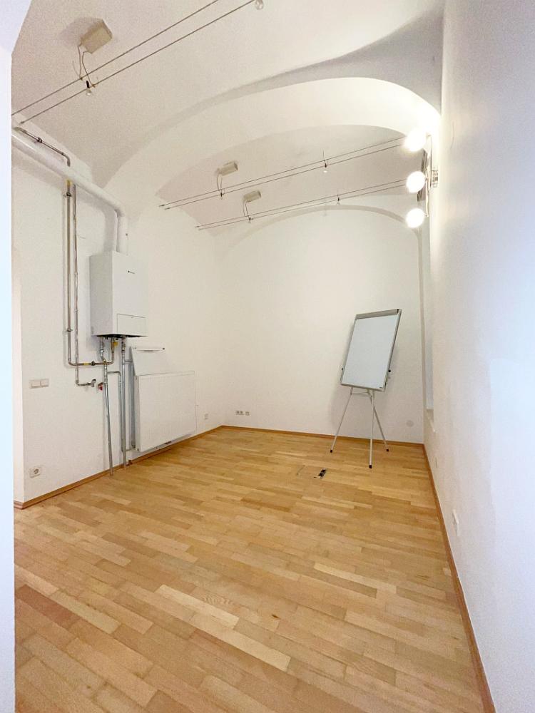 h Raum3 - VERMIETET! Karolinengasse: Apartes Geschäftslokal/Studio/Büro im St. Elisabeth-Viertel
