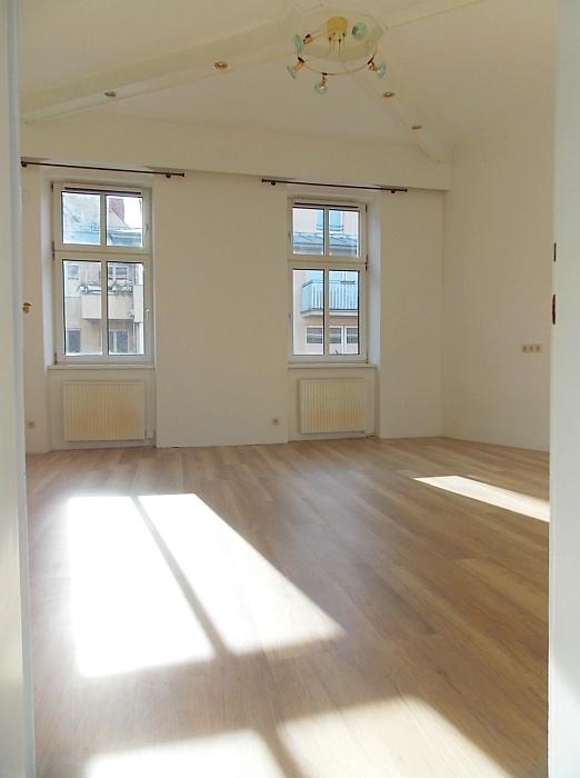 c Zimmer - Weidling Bahnhof-Nähe: Helle, freundliche 1-Zimmer-Wohnung