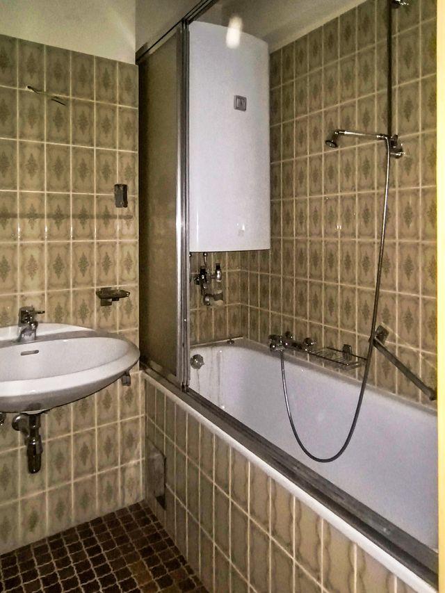 n Bad - 1100 Wien/Nähe Reumannplatz U1: Großzügiges, helles 2-Zimmer-Apartment - 4.Liftstock – sanierungsbedürftig