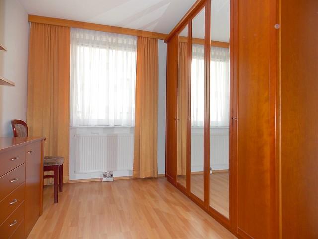 l_Zimmer - VERKAUFT! Sonnige 3-Zimmerwohnung in Bestzustand mit Balkon - komplett möbliert, bezugsfertig!