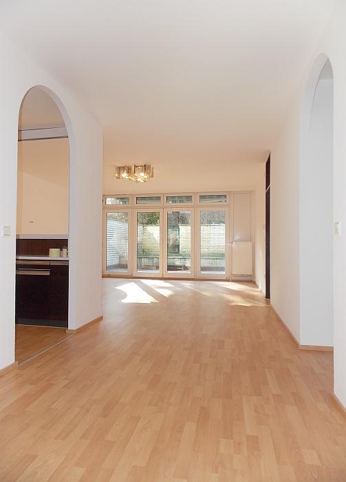 e Wohnzimmer-Diele - VERMIETET! Martinstraße: Gepflegte 2-Zimmer-Wohnung mit Eigengarten - inkl. Garagenplatz e Wohnzimmer-Diele - VERMIETET! Martinstraße: Gepflegte 2-Zimmer-Wohnung mit Eigengarten - inkl. Garagenplatz