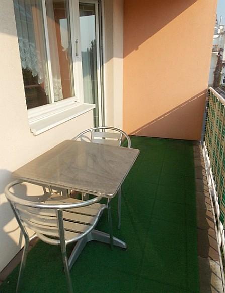 r_Balkon - VERKAUFT! Sonnige 3-Zimmerwohnung in Bestzustand mit Balkon - komplett möbliert, bezugsfertig!