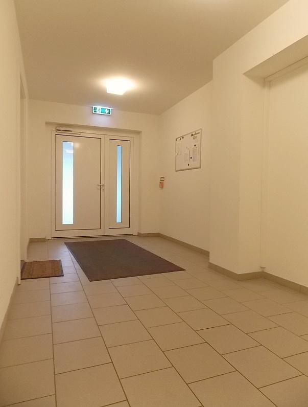 q_zeitgemäßes Entree - Klosterneuburg-Maria Gugging: Nähe IST - Fußbodenheizung - große Terrasse - Pkw-Abstellplatz optional q_zeitgemäßes Entree - Klosterneuburg-Maria Gugging: Nähe IST - Fußbodenheizung - große Terrasse - Pkw-Abstellplatz optional