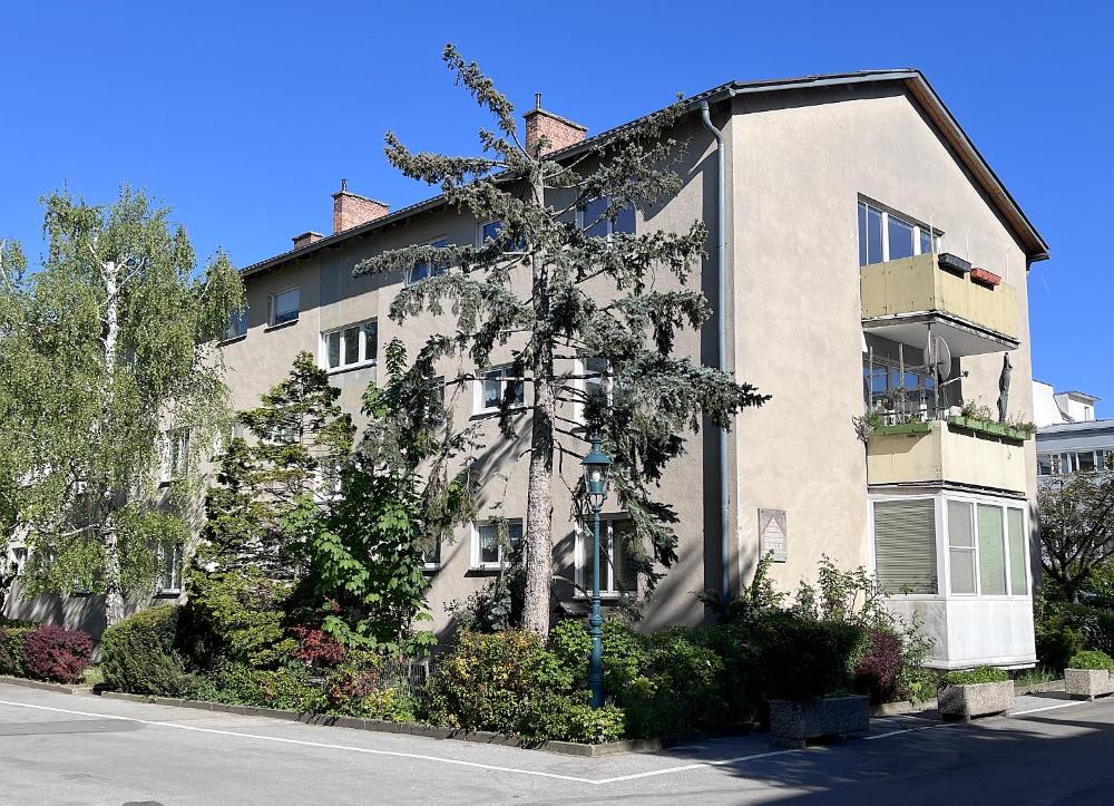 o Gebäude - Zentrumslage Klosterneuburg: 3-Zimmerwohnung - beste Infrastruktur - Pkw-Stellplatz