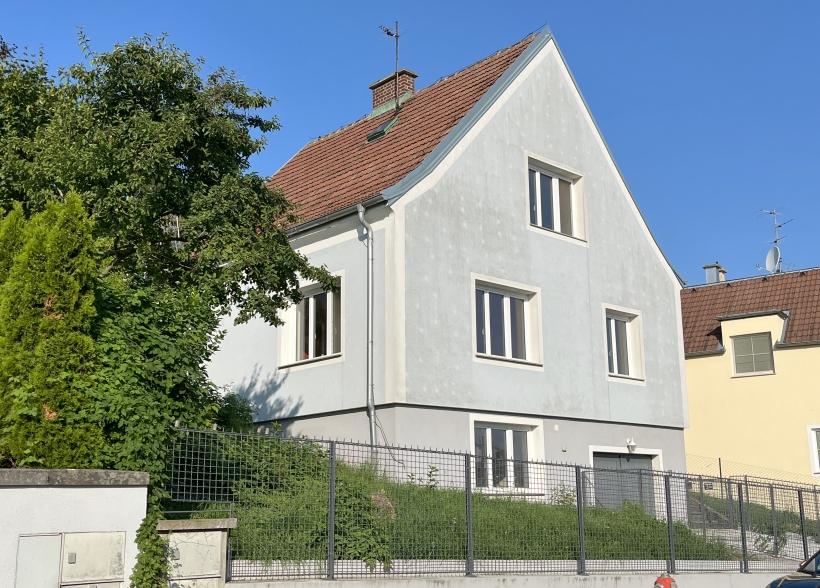 b Haus - Einfamilienhaus und Grund in sehr guter Lage – Sanierungsbedarf/Erweiterungsmöglichkeit