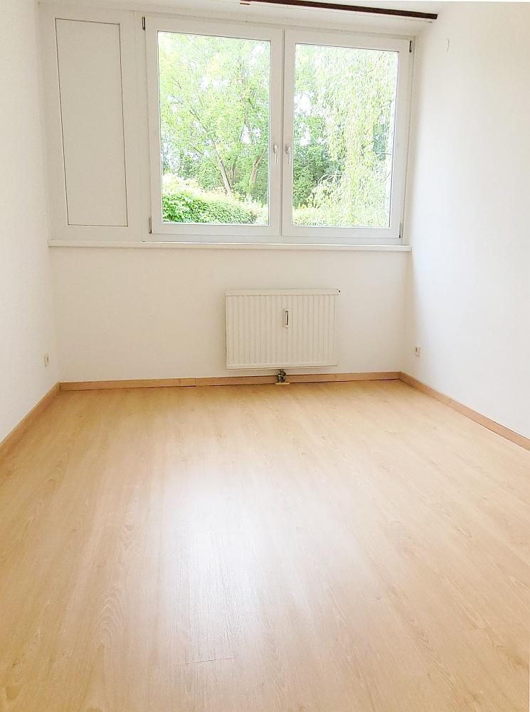 h Kabinett - Klosterneuburg: Gepflegte, helle 3-Zimmer-Wohnung, inkl. Pkw-Abstellplatz