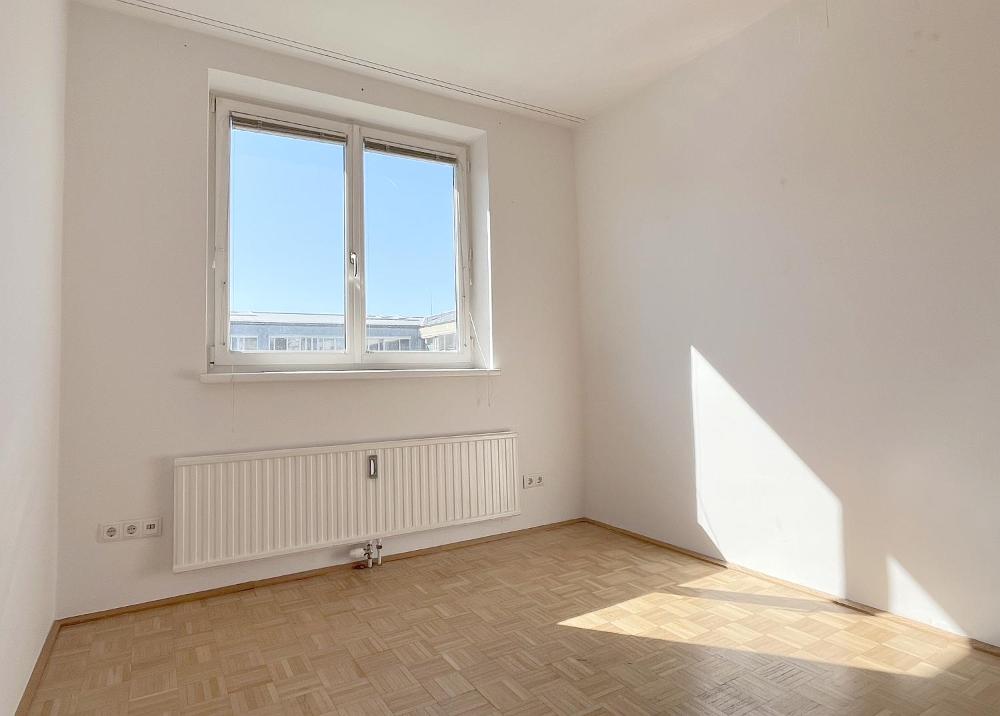 h Zimmer - Zentrumslage Klosterneuburg: 3-Zimmerwohnung - beste Infrastruktur - Pkw-Stellplatz