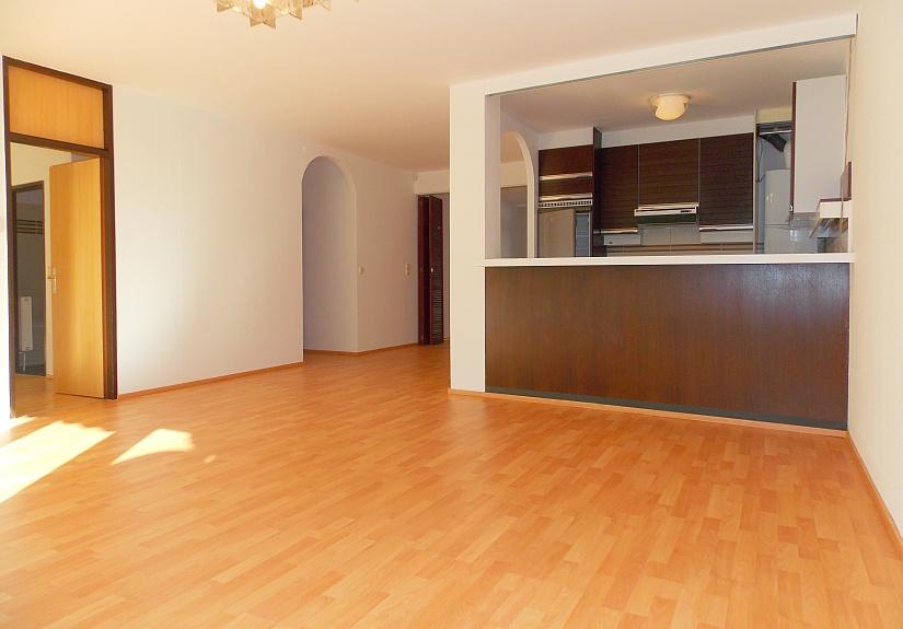 j Wohnzimmer Küchenecke - VERMIETET! Martinstraße: Gepflegte 2-Zimmer-Wohnung mit Eigengarten - inkl. Garagenplatz j Wohnzimmer Küchenecke - VERMIETET! Martinstraße: Gepflegte 2-Zimmer-Wohnung mit Eigengarten - inkl. Garagenplatz