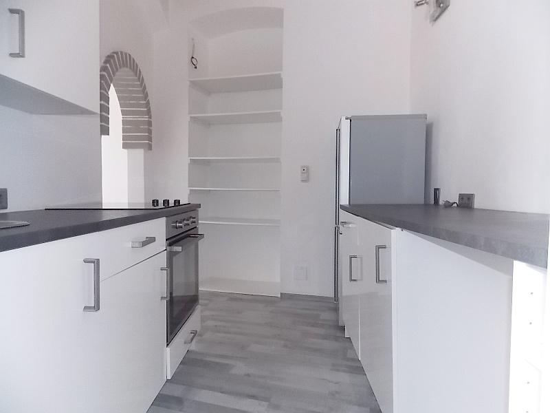 f Küche - Weidling Bahnhof-Nähe: Helle, freundliche 1-Zimmer-Wohnung