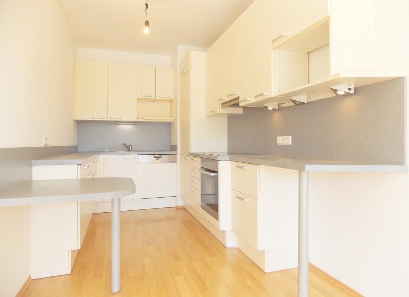 i Einbauküche - Garagenplatz inklusive! Helle 3-Zimmer-Wohnung mit Balkon i Einbauküche - Garagenplatz inklusive! Helle 3-Zimmer-Wohnung mit Balkon